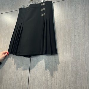 Designer black pleated short skirt